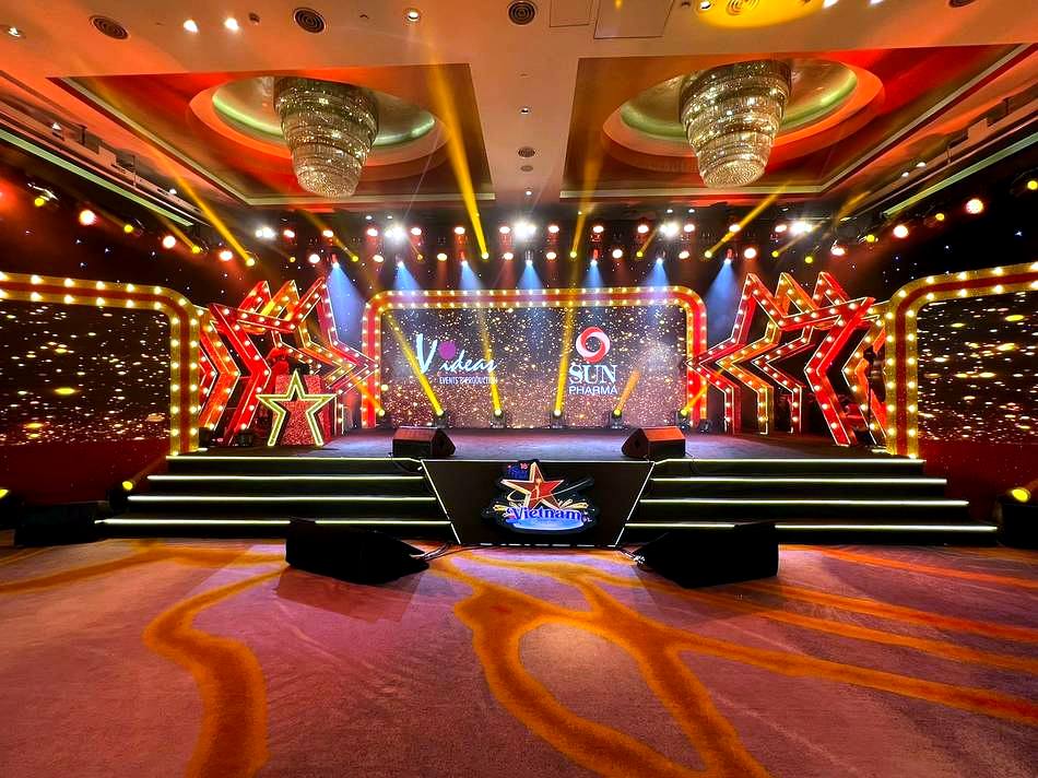 Corporate awards grand stage in Vietnam produced by VIDEAS